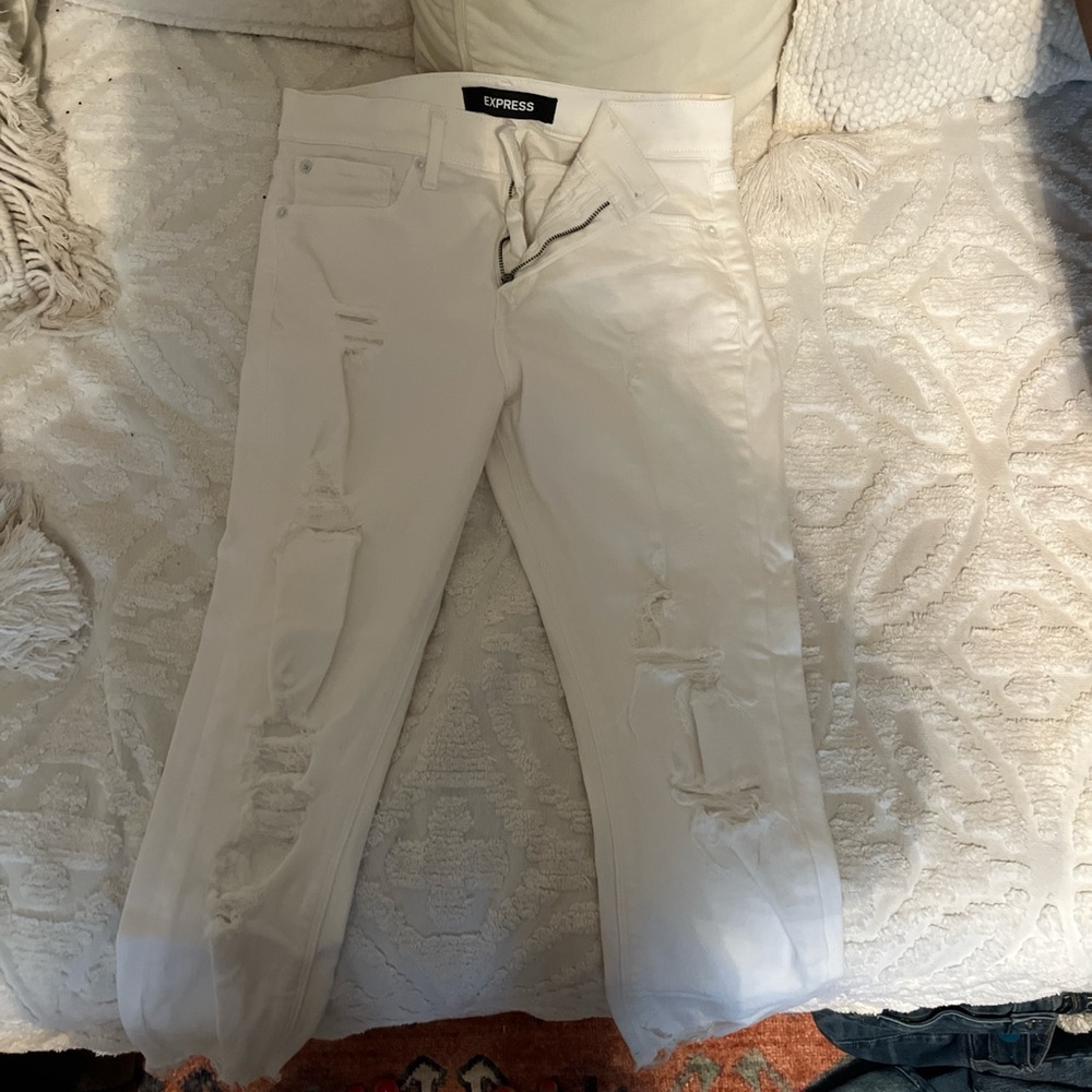 Express White Ankle Cropped Jeans with Distressed Details